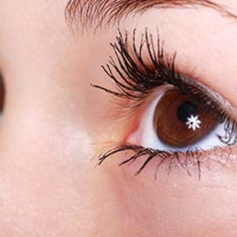 female-eye-eyelids-400